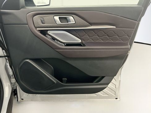 Used 2025 Ford Explorer Platinum w/ LUX Leather Package image 36