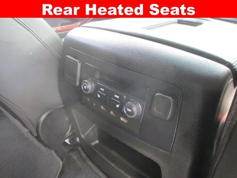 Used 2018 GMC Yukon XL SLT w/ Open Road Package AWD/4WD image 28