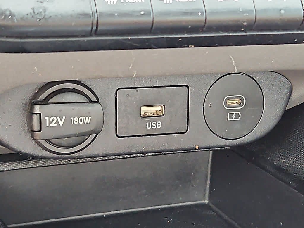 Used 2024 Hyundai Elantra SEL FWD image 23