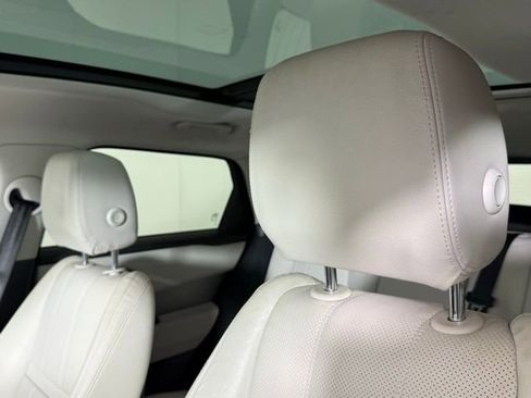 Used 2023 Land Rover Range Rover Velar R-Dynamic S image 11