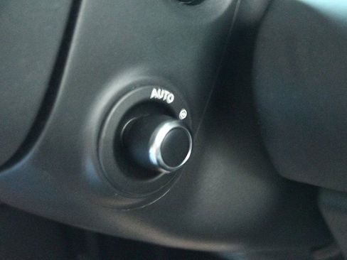 Used 2023 Land Rover Defender 110 X-Dynamic SE image 61