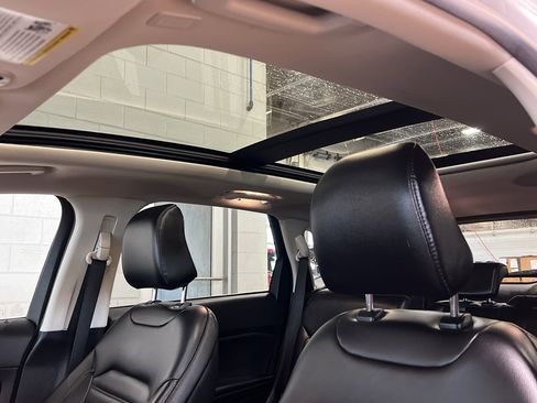 Used 2024 Ford Edge SEL w/ Convenience Package image 18