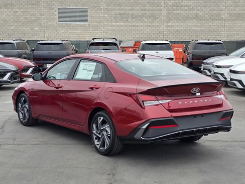 New 2025 Hyundai Elantra Sport image 9