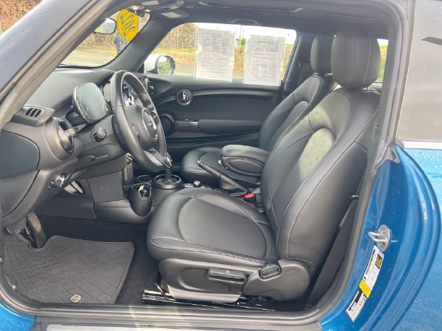 Used 2022 MINI Cooper 2-Door Hardtop FWD image 15