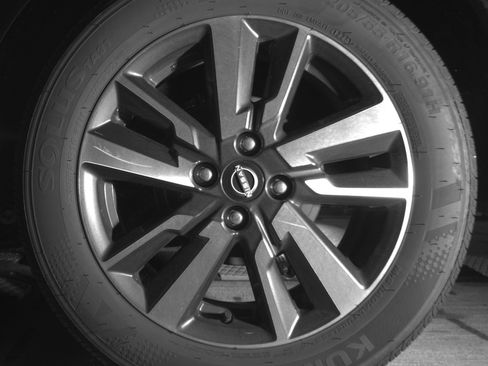 Used 2025 Nissan Versa SV image 14