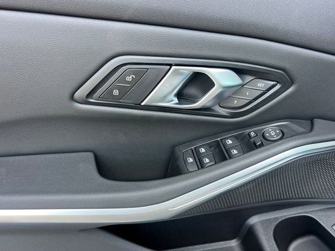 Used 2025 BMW 330i Sedan w/ Convenience Package RWD image 13