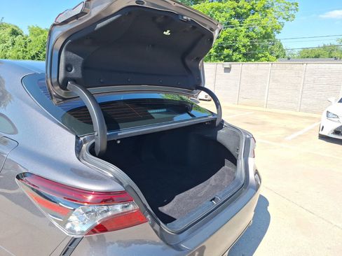 Used 2022 Toyota Camry XSE w/ Cold Weather Package FWD image 31
