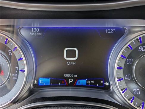 Used 2018 Chrysler 300 Touring L RWD image 9