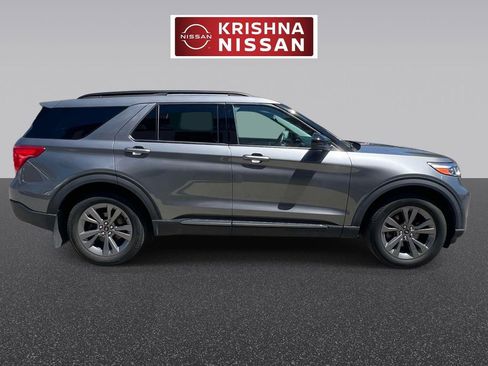 Used 2023 Ford Explorer XLT w/ Equipment Group 202A AWD/4WD image 4