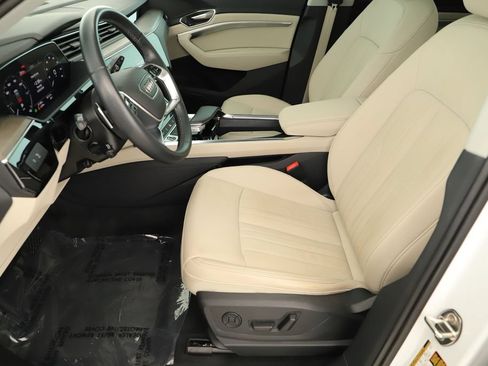 Certified 2024 Audi Q8 e-tron Premium AWD/4WD image 24