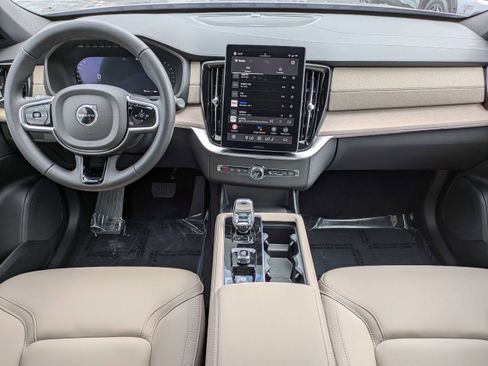 New 2026 Volvo XC90 B6 Plus w/ Protection Package Premier image 16