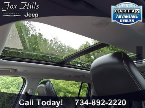 Used 2023 Jeep Grand Cherokee L Limited AWD/4WD image 18