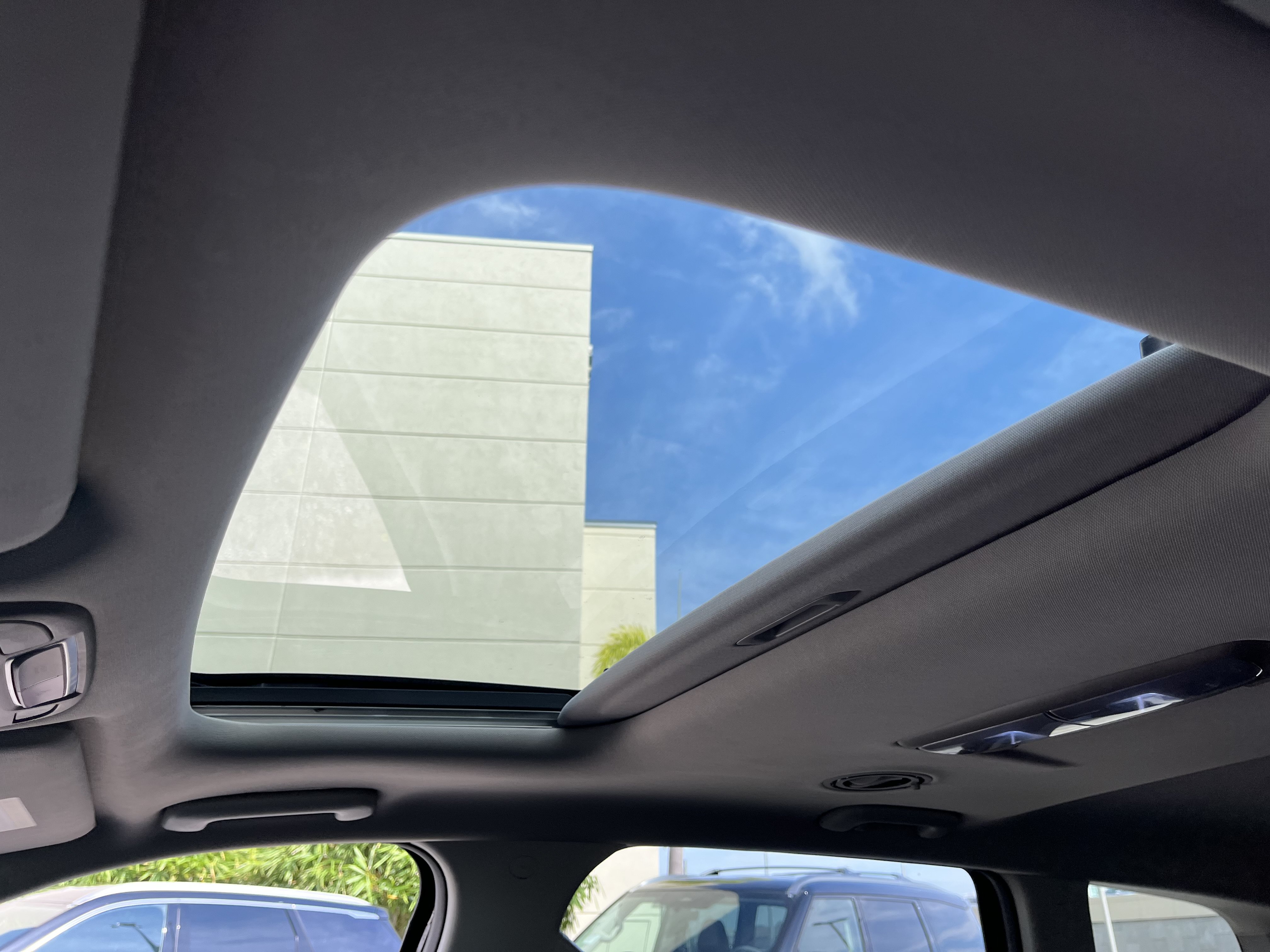 Used 2023 Kia Telluride S w/ S Sunroof Package FWD image 5