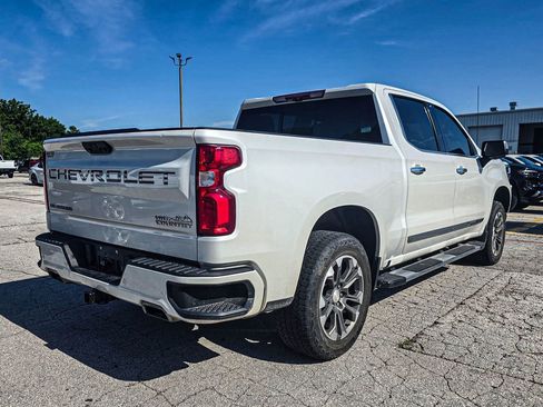 Used 2022 Chevrolet Silverado 1500 High Country w/ Technology Package AWD/4WD image 6