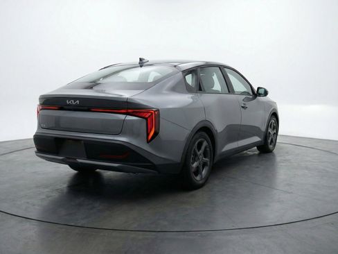 Used 2025 Kia K4 LXS image 9