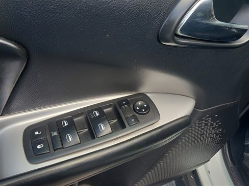 Used 2018 Dodge Journey SE w/ Connectivity Group FWD image 15