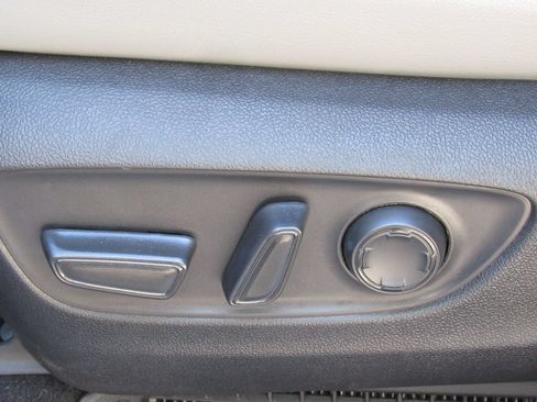 Certified 2025 Toyota Sienna XLE w/ XLE Plus Package AWD/4WD image 13
