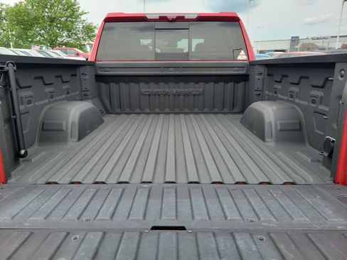 Used 2024 GMC Sierra 1500 Denali w/ Technology Package AWD/4WD image 29
