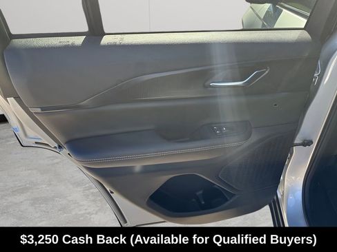 New 2025 Jeep Grand Cherokee Altitude RWD image 19
