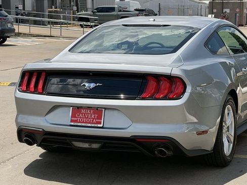 Used 2020 Ford Mustang Coupe RWD image 7