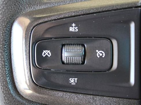 Used 2020 Chevrolet Silverado 2500 Custom w/ Custom Value Package image 16