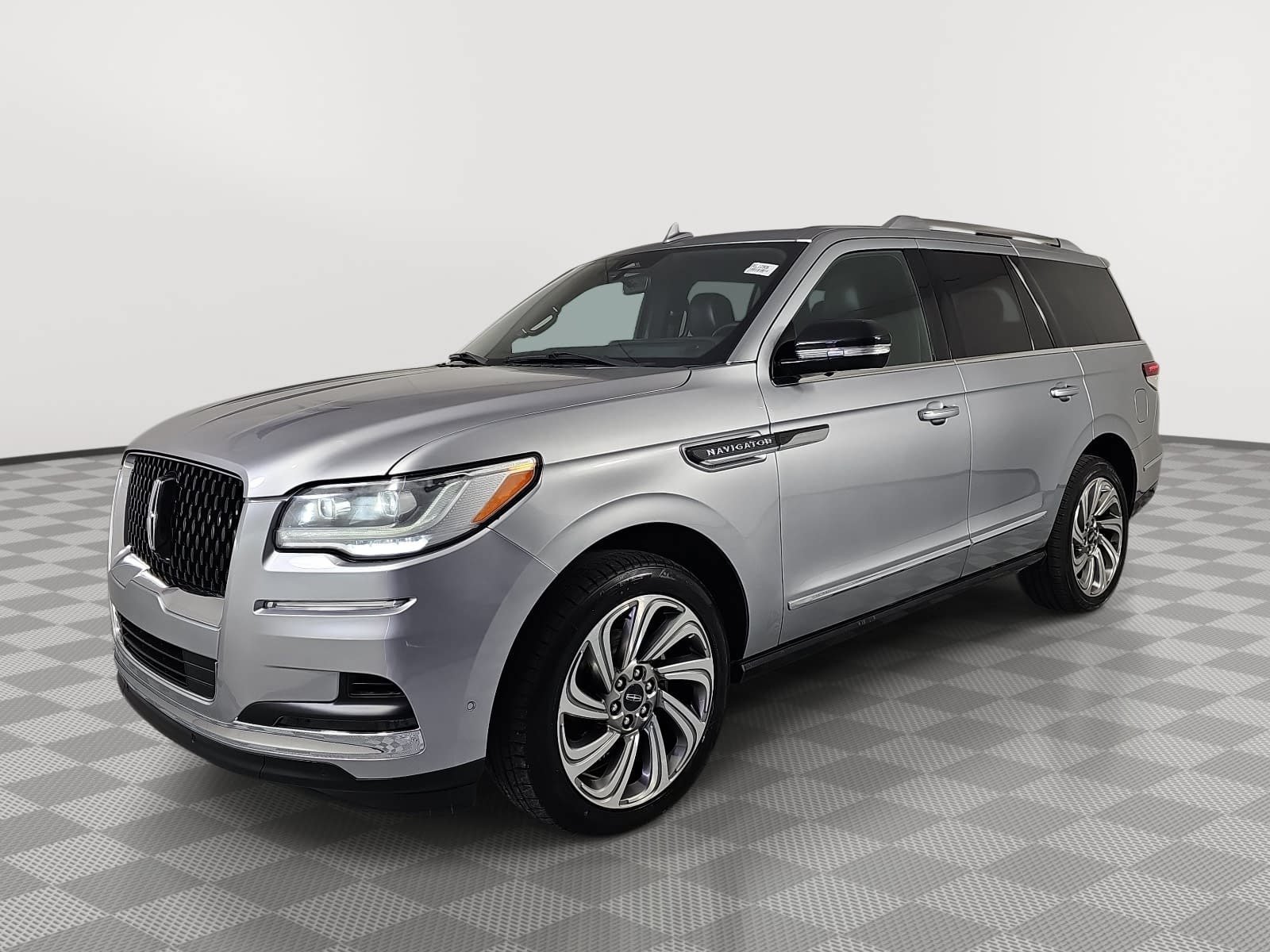 Used 2023 Lincoln Navigator Reserve AWD/4WD image 4