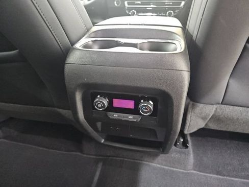 Used 2025 Chevrolet Traverse LT AWD/4WD image 14