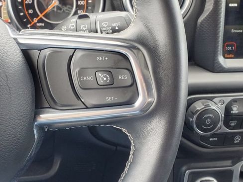 Used 2018 Jeep Wrangler Unlimited Sahara AWD/4WD image 16