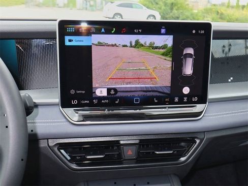 New 2025 Volkswagen Tiguan SE image 20