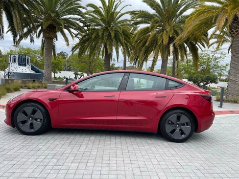 Used 2023 Tesla Model 3 Standard Range RWD image 9