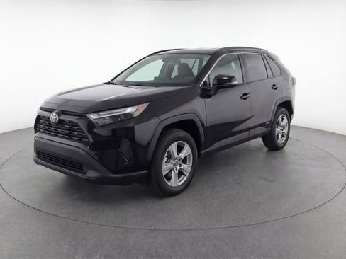 Used 2025 Toyota RAV4 XLE w/ Convenience Package image 8