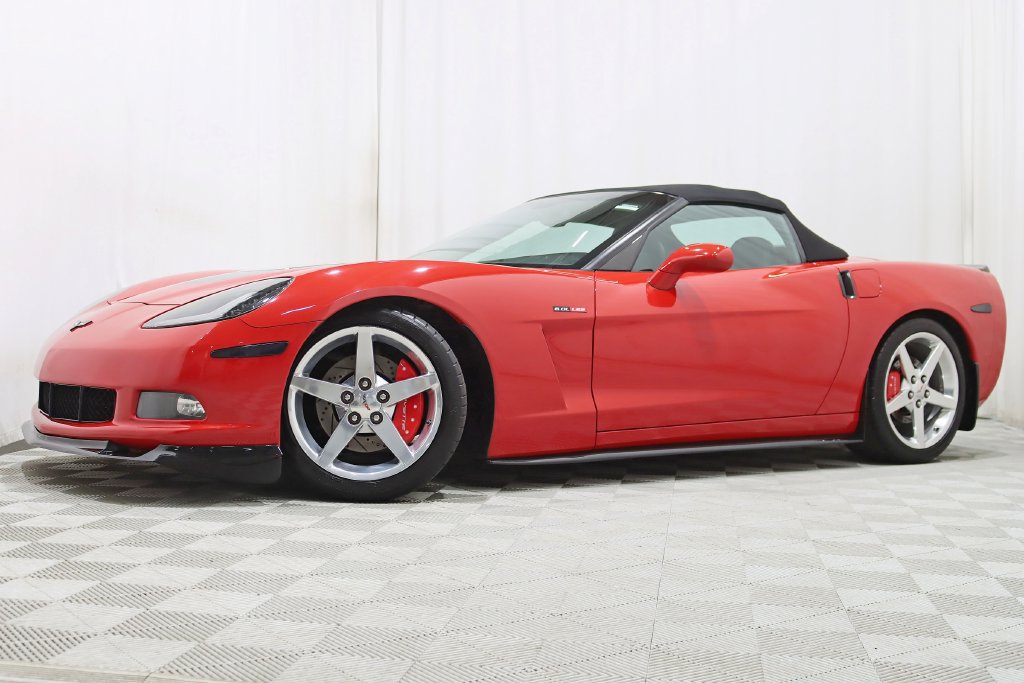 Used 2005 Chevrolet Corvette Convertible w/ Preferred Equipment Group RWD image 2