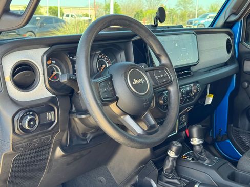 Used 2024 Jeep Wrangler Sport image 10