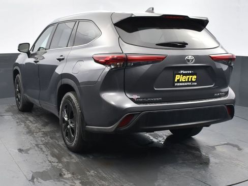 Used 2021 Toyota Highlander XLE image 21