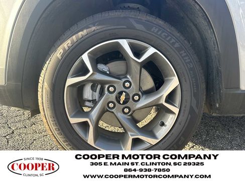 Used 2025 Chevrolet Trax LT image 11