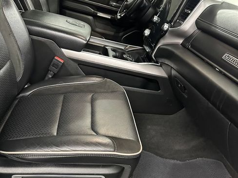 Used 2022 RAM 1500 Laramie AWD/4WD image 44