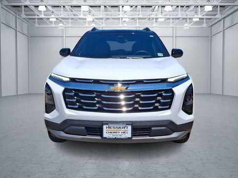 Used 2025 Chevrolet Equinox LT w/ Convenience Package II AWD/4WD image 3