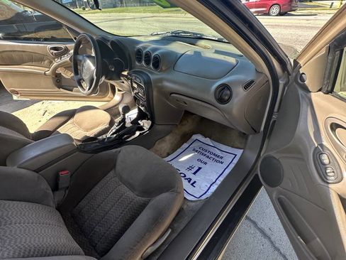 Used 2002 Pontiac Grand Am SE FWD image 8