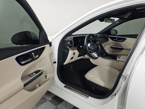 Used 2025 Mercedes-Benz C 300 4MATIC Sedan image 17