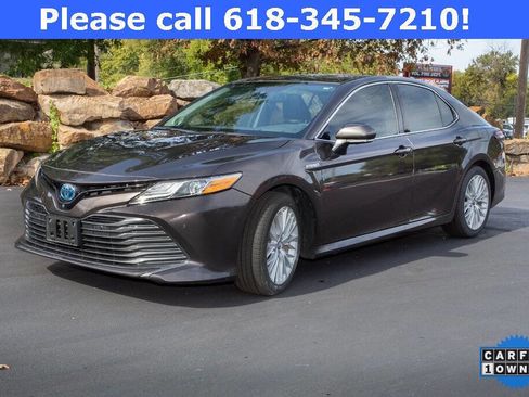 Used 2020 Toyota Camry XLE image 1