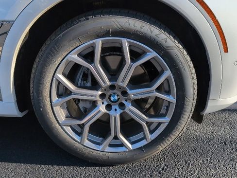 Certified 2023 BMW X7 xDrive40i w/ Premium Package image 10