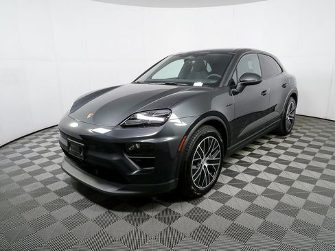 Used 2025 Porsche Macan Electric image 1