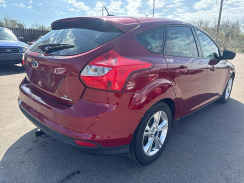 Used 2013 Ford Focus SE w/ SE Winter Pkg image 5