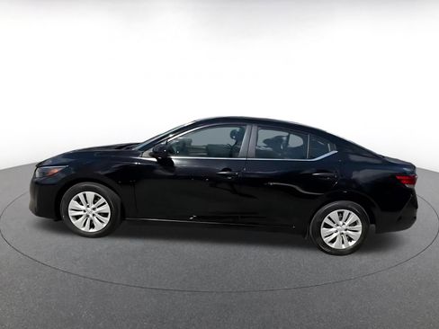 Used 2025 Nissan Sentra S image 9