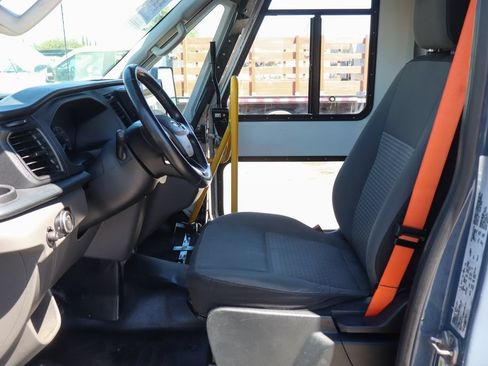 Used 2022 Ford Transit 350 DRW RWD image 19