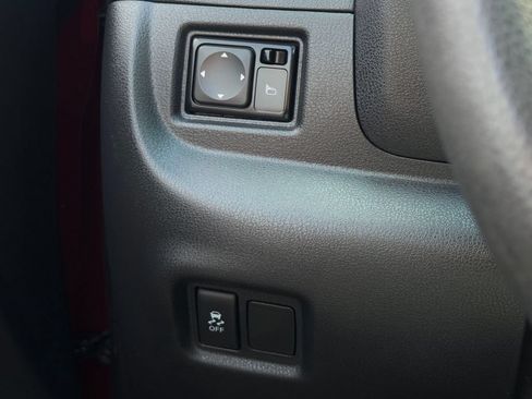 Used 2015 Nissan Versa SV FWD image 25