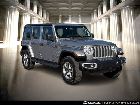 Used 2020 Jeep Wrangler Unlimited Sahara image 2