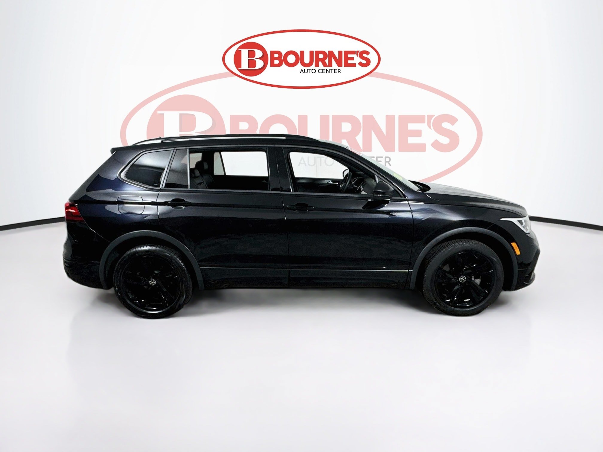 Used 2023 Volkswagen Tiguan SE R-Line AWD/4WD image 12