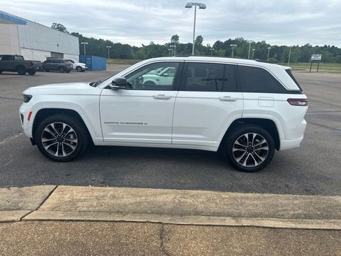 Used 2022 Jeep Grand Cherokee Overland RWD image 6
