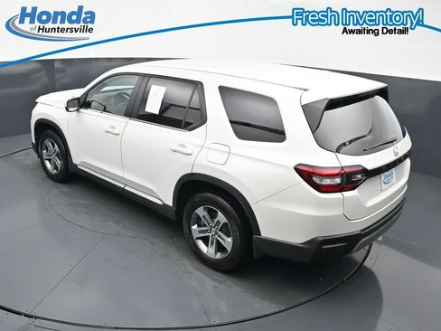 Used 2025 Honda Pilot EX-L image 19